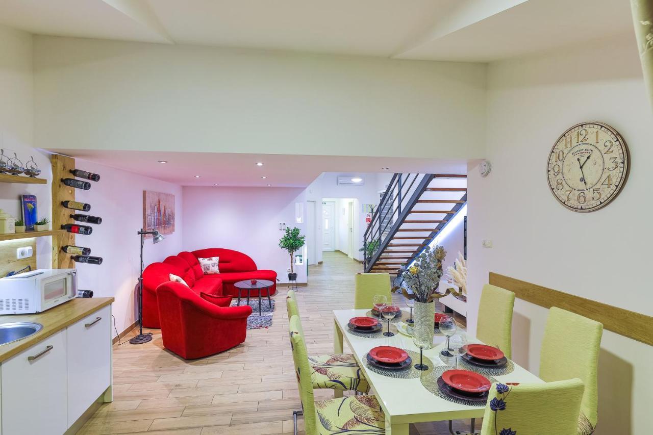 Perla Castellana Apartment Kastela Exterior photo