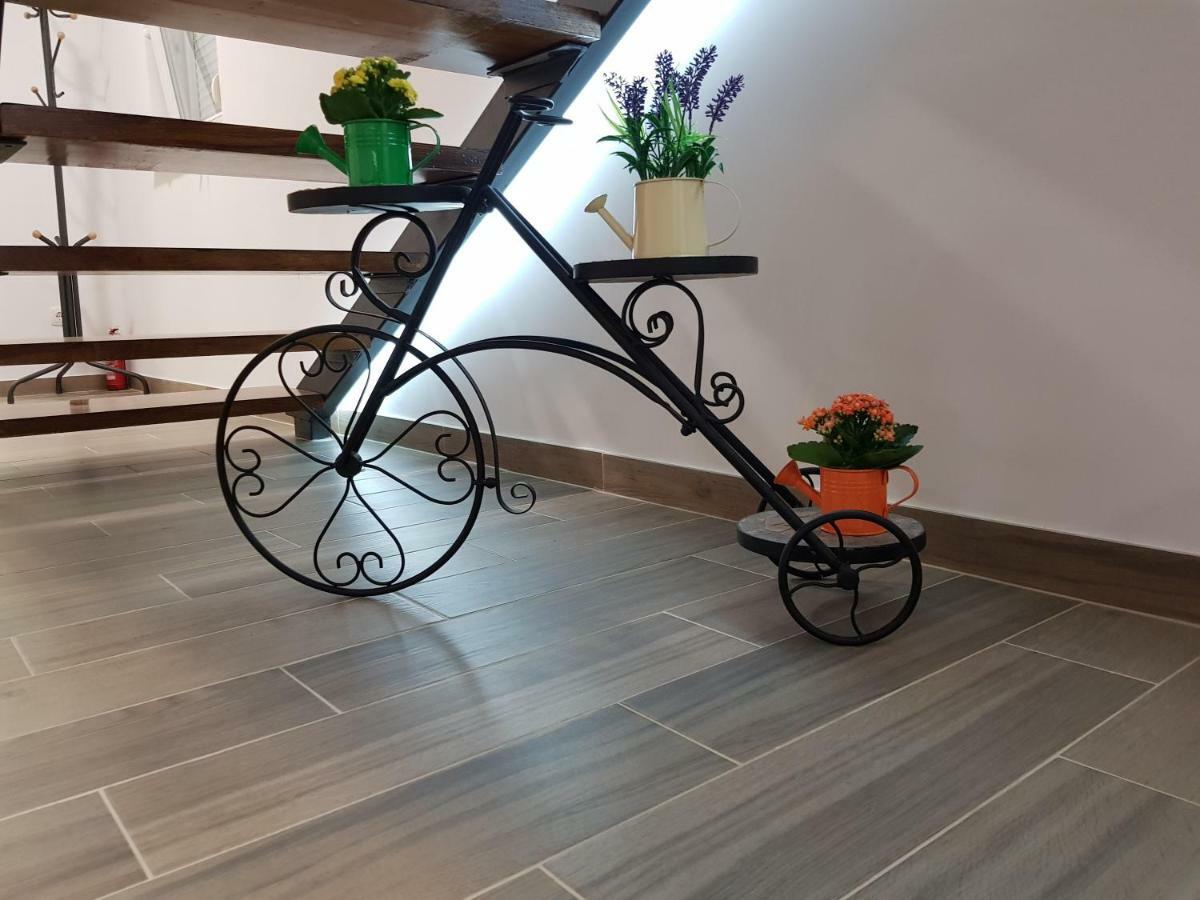 Perla Castellana Apartment Kastela Exterior photo